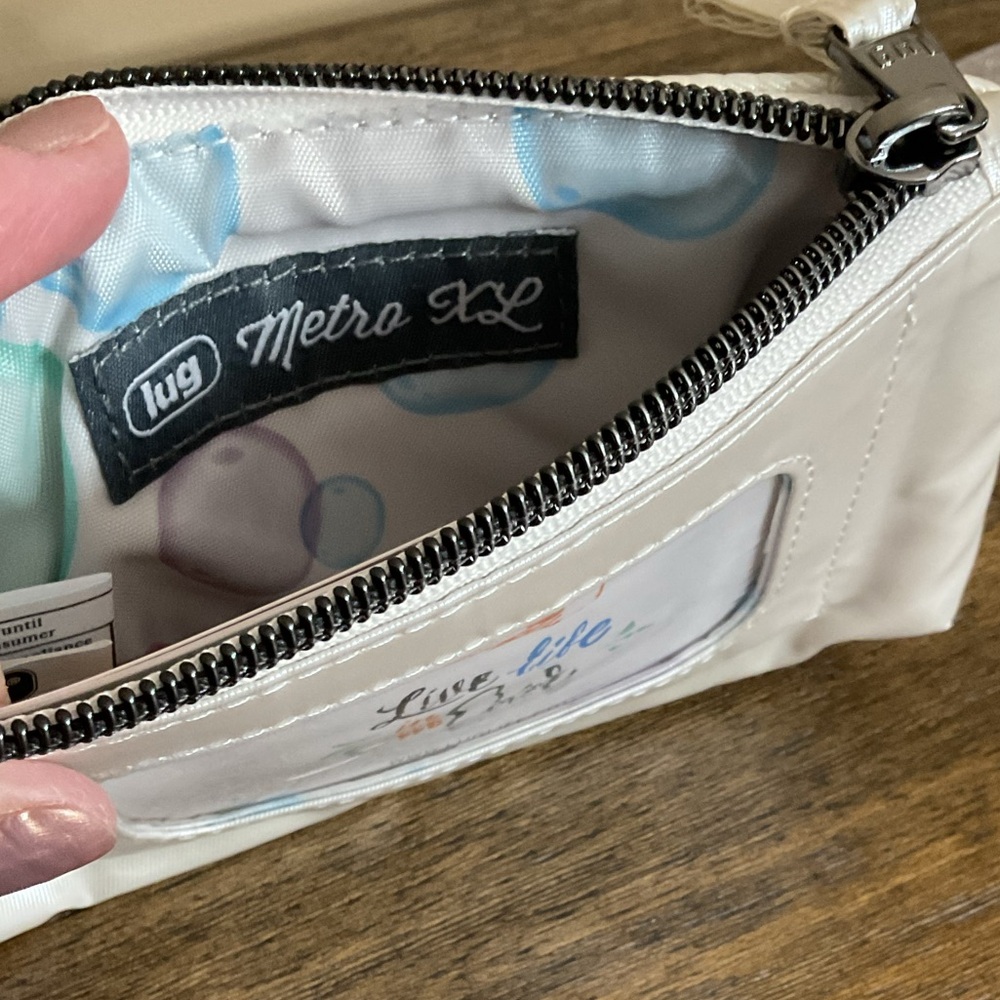 Lug Metro XL Pouch Metallic Cloud. NWT in plastic - Picture 3 of 9